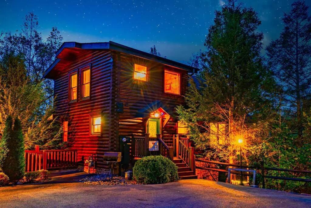 Stunning Mountain Cabin W Hot Tub جاتلينبرج المظهر الخارجي الصورة