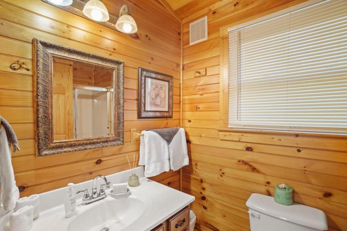 Stunning Mountain Cabin W Hot Tub جاتلينبرج المظهر الخارجي الصورة