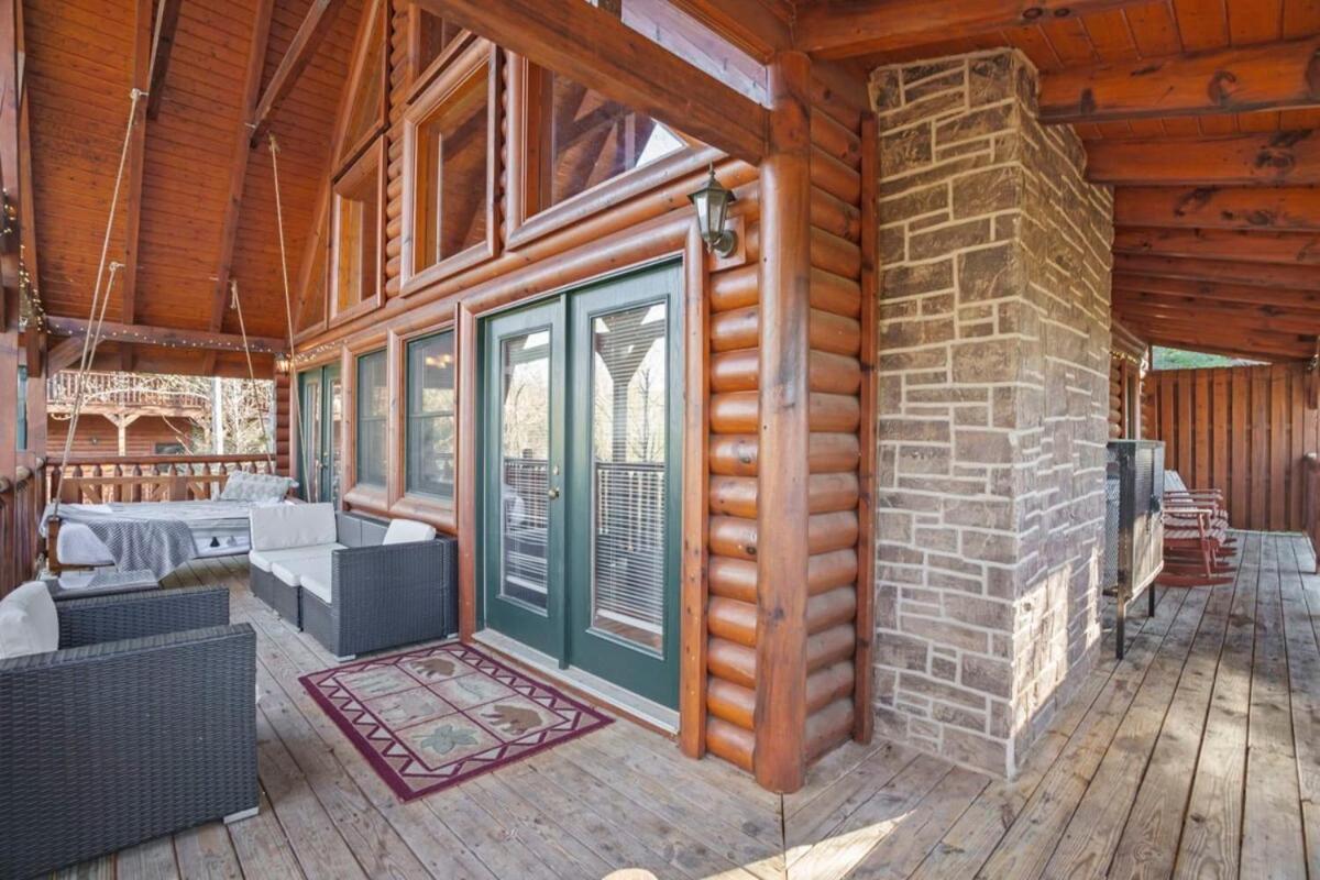 Stunning Mountain Cabin W Hot Tub جاتلينبرج المظهر الخارجي الصورة