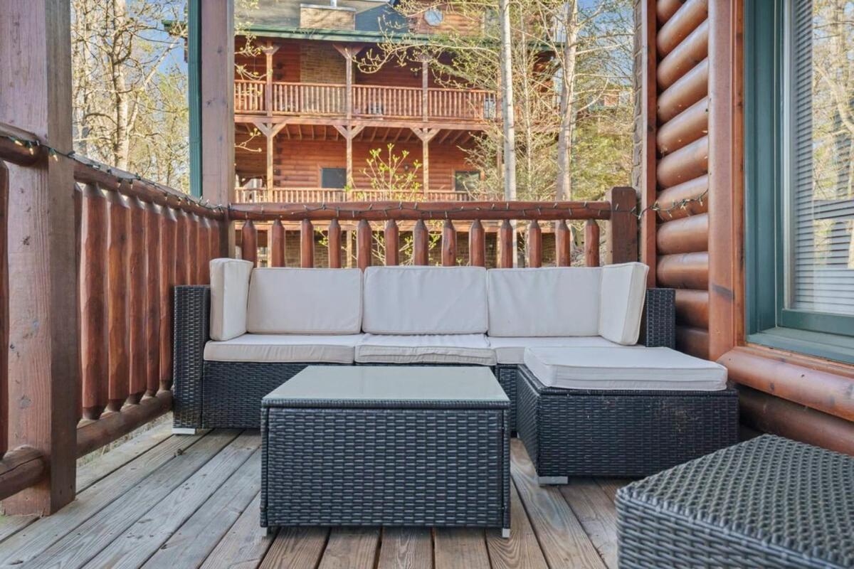 Stunning Mountain Cabin W Hot Tub جاتلينبرج المظهر الخارجي الصورة