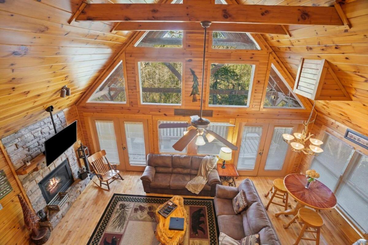Stunning Mountain Cabin W Hot Tub جاتلينبرج المظهر الخارجي الصورة
