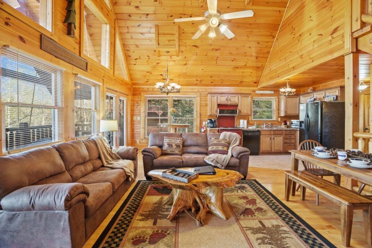 Stunning Mountain Cabin W Hot Tub جاتلينبرج المظهر الخارجي الصورة