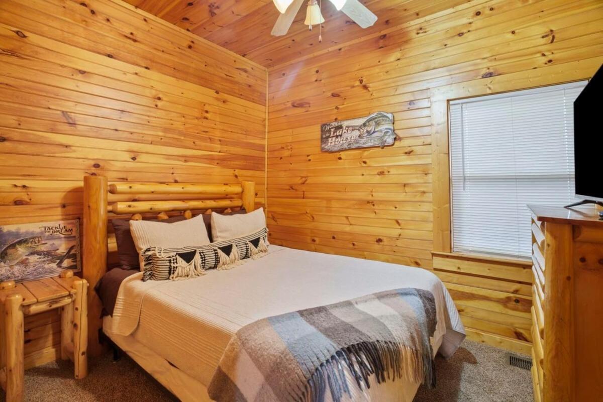 Stunning Mountain Cabin W Hot Tub جاتلينبرج المظهر الخارجي الصورة
