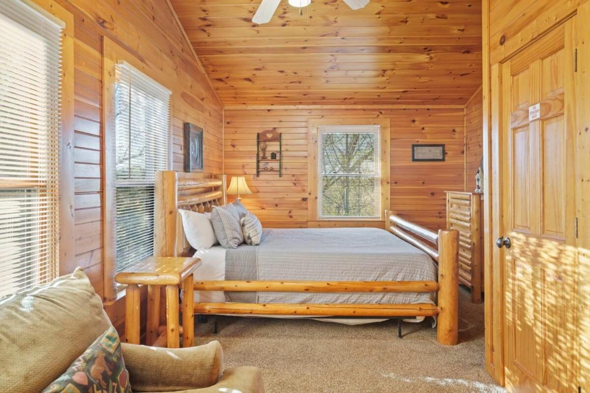 Stunning Mountain Cabin W Hot Tub جاتلينبرج المظهر الخارجي الصورة
