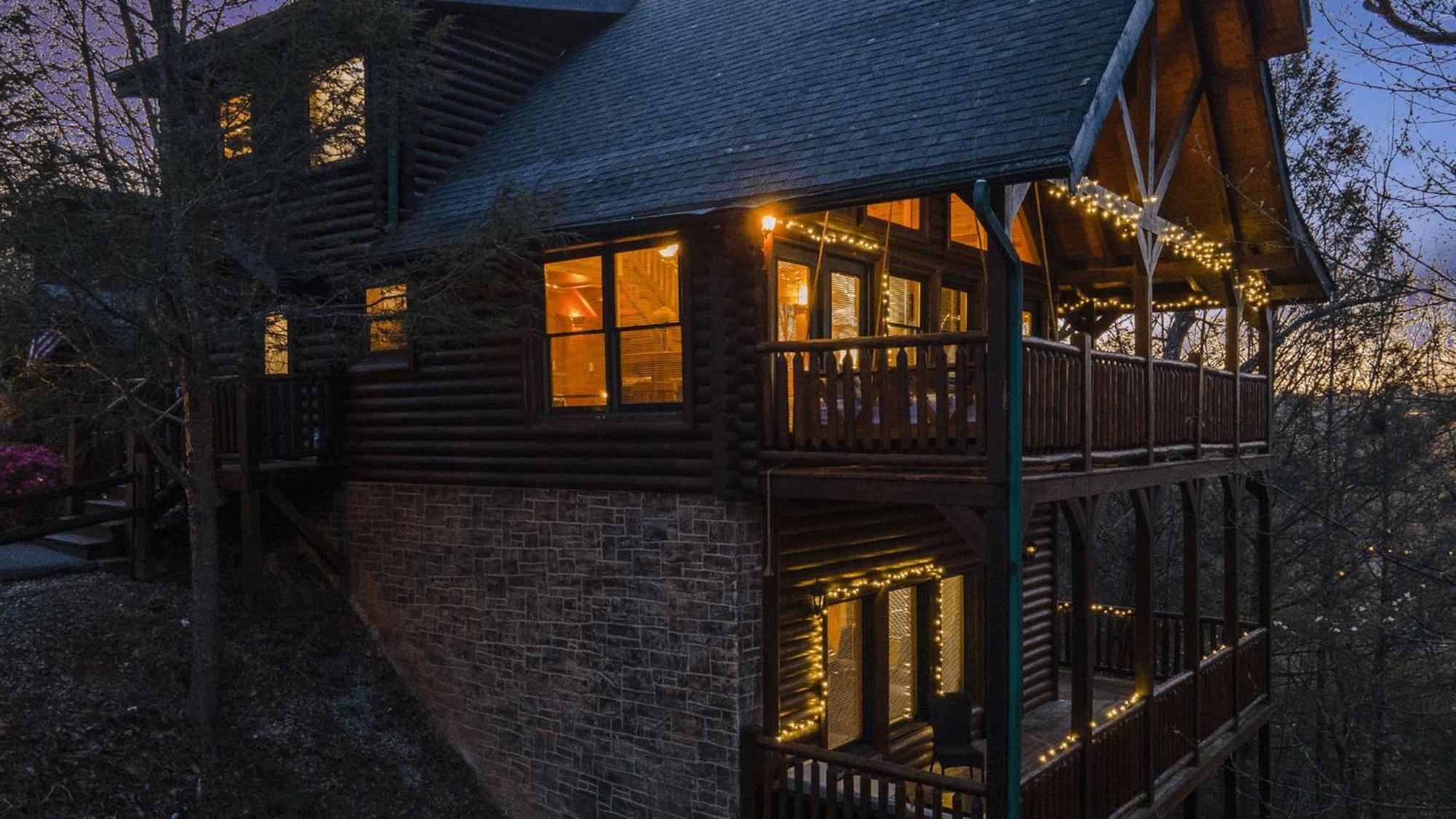 Stunning Mountain Cabin W Hot Tub جاتلينبرج المظهر الخارجي الصورة